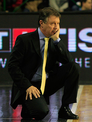 Ruben Magnano basquete brasil x argentina (Foto: AP)