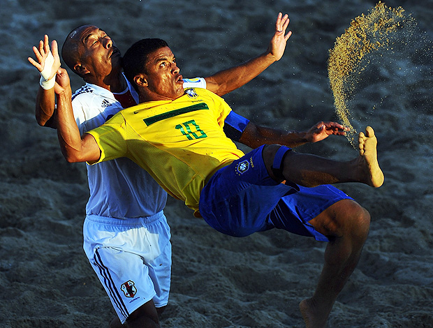 futebol de areia benjamin brasil japão (Foto: Agência Getty Images / FIfa)