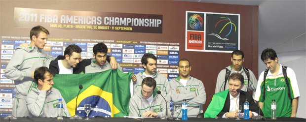 Entrevista coletiva Brasil Copa América de basquete (Foto: Rodrigo Alves/GLOBOESPORTE.COM)