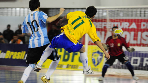 Brasil e Argentina se enfrentam no futsal (Foto: Divulgação/CBFS)