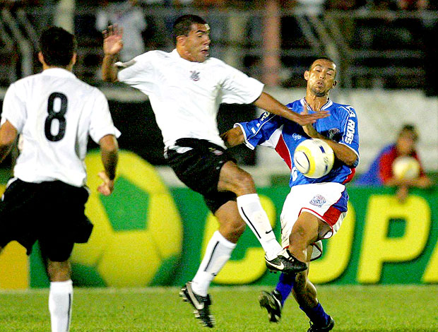Tevez do Corinthians contra o Cianorte em 2005 (Foto: Gazeta Press)