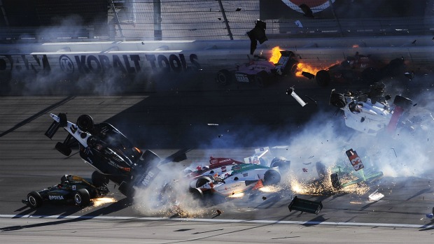 Dan Wheldon morte na Indy (Foto: Getty Images)