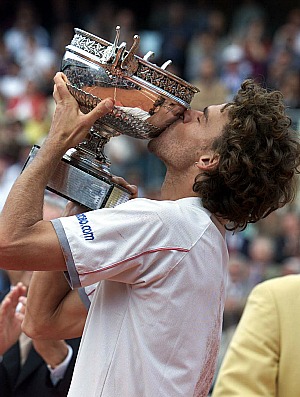 Gustavo Kuerten Guga tênis Roland Garros final 2001 (Foto: Getty Images)