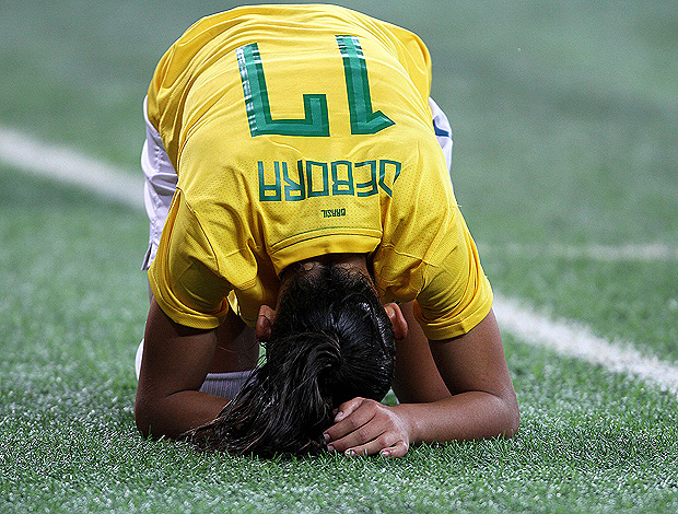 debora Futebol feminino Brasil x Canadá (Foto: Jefferson Bernardes/VIPCOMM)