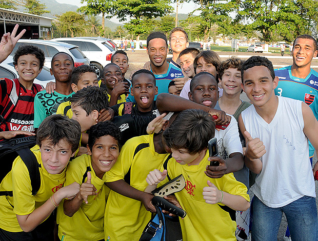 Ronaldinho Flamengo fãs (Foto: Alexandre Vidal / Fla imagem)