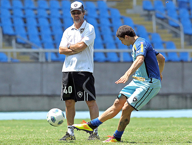 Caio Junior e Elkeson no treino do Botafogo (Foto: Fernando Soutello / Divulgação AGIF)