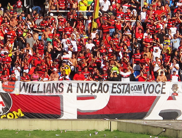 Flamengo faixa  Willians (Foto: Richard Souza/Globoesporte.com)