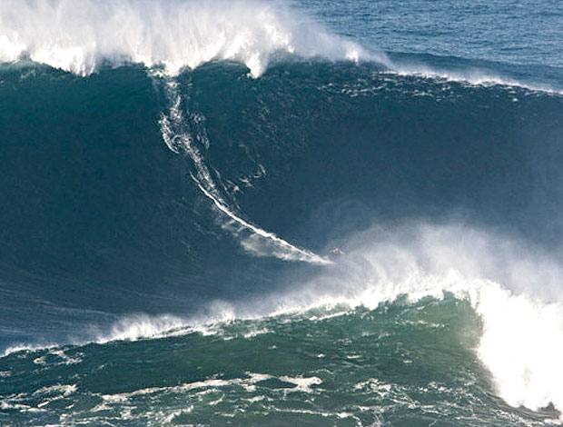 Garrett McNamara quebra recorde de surfe (Foto: Divulgação)