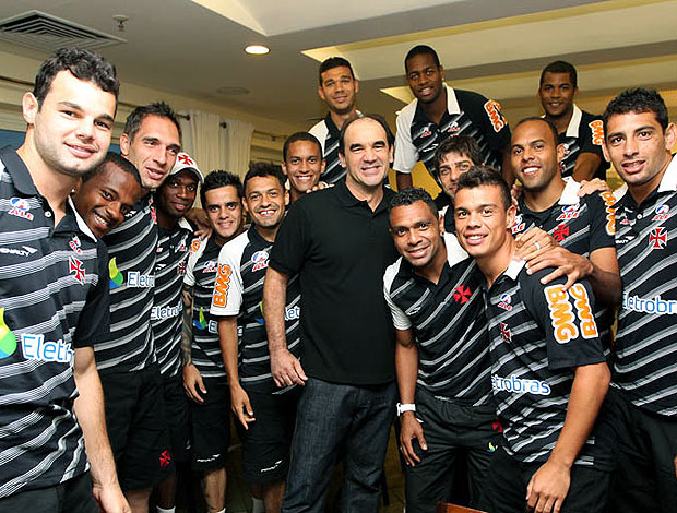 Ricardo Gomes visita o elenco do Vasco (Foto: Marcelo Sadio / Site Oficial do Vasco da Gama)