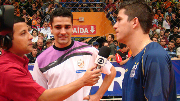 Os irmãos Jonathan e Jackson se encontram na semifinal da Liga Futsal (Foto: Divulgação/CBFS)