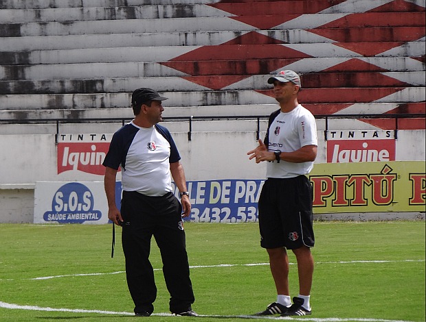 Zé Teodoro e Sandro, Santa Cruz (Foto: Bruno Marinho / GloboEsporte.com)