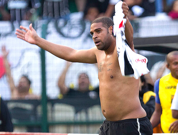 Adriano comemora gol do Corinthians (Foto: Ag. Estado)