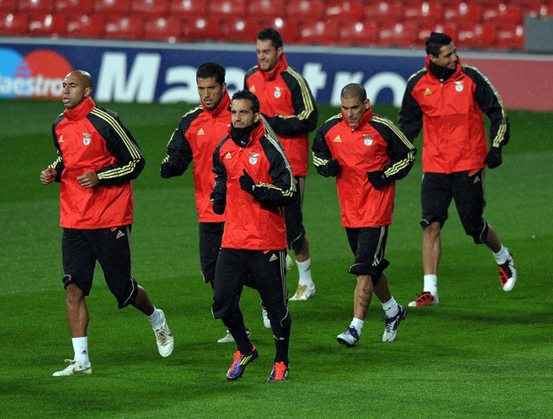Benfica treina no Old Trafford (Foto: AFP)