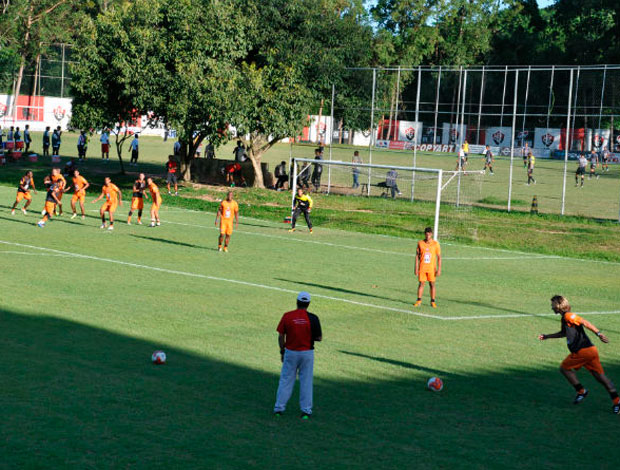 Vitória treino (Foto: Eric Luis Carvalho/Globoesporte.com)