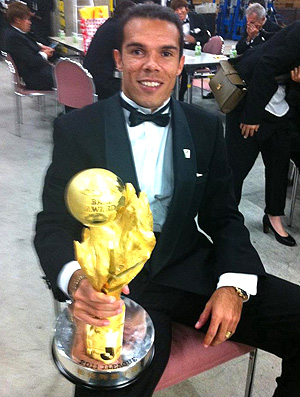 Leandro Domingues, eleito o craque do campeonato japones (Foto: Divulgação)