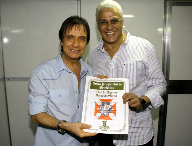 Roberto Carlos e Roberto Dinamite (Foto: Divulgação/Site Oficial do Vasco da Gama)