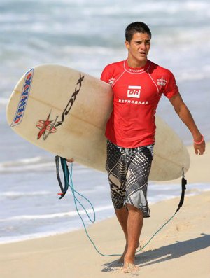 Felipe Lacerda, surfista capixaba de longboard (Foto: Divulgação)