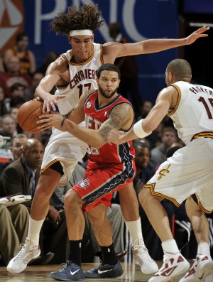 NBA Anderson Varejão e Deron Williams Cleveland x New Jersey (Foto: AFP)