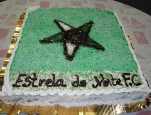 Bolo de aniversário de 96 anos do Estrela do Norte Futebol Clube, de Cachoeiro de Itapemirim. (Foto: Divulgação/Reprodução Facebook)