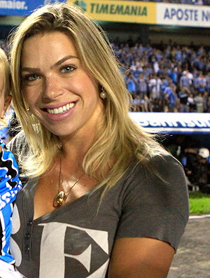 Débora Favarini, esposa do atacante Kleber do Grêmio (Foto: Wesley Santos / Ag. Estado)
