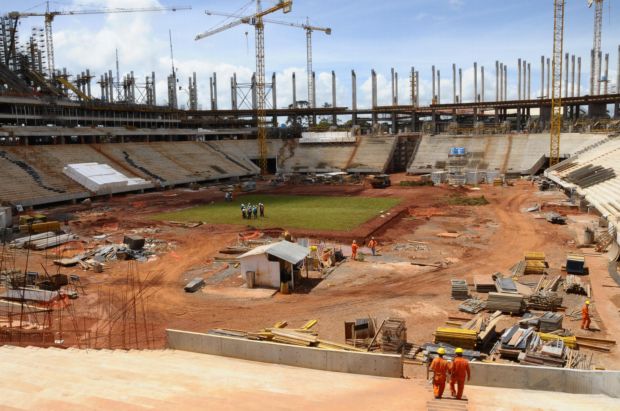 Estádio Nacional de Brasília com gramado (Foto: Divulgação/Hmenon Oliveira)