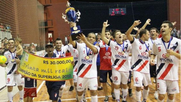 Joinville conquista a Superliga de Futsal (Foto: Manolo Quiróz/Divulgação)