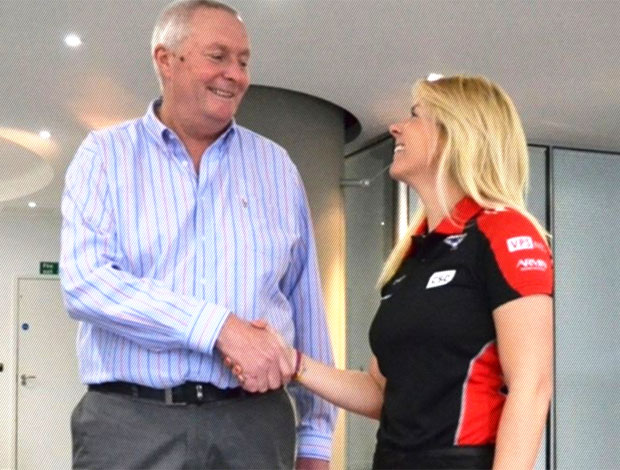Maria de Villota é contratada pela Marussia Fórmula 1 (Foto: Reprodução / Site Oficial)