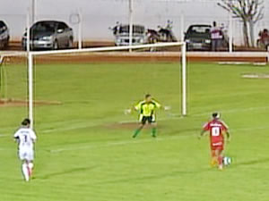 Serra vence Iguaçu de goleada na estreia da Copa do Brasil (Foto: Reprodução/TVCA)