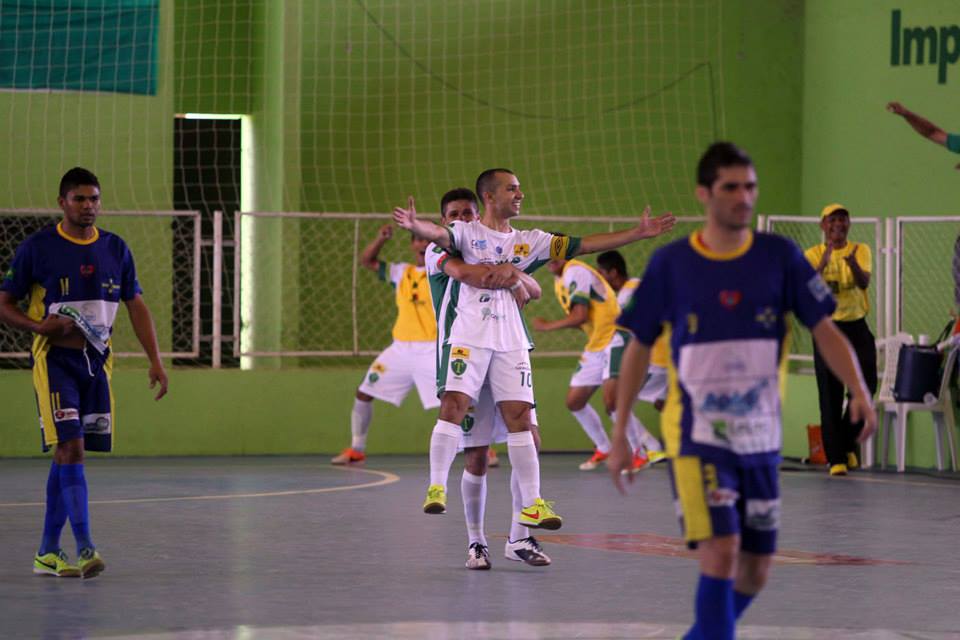 Jogadores do Tianguá comemoram título da Copa TV Verdes Mares - Globo.com