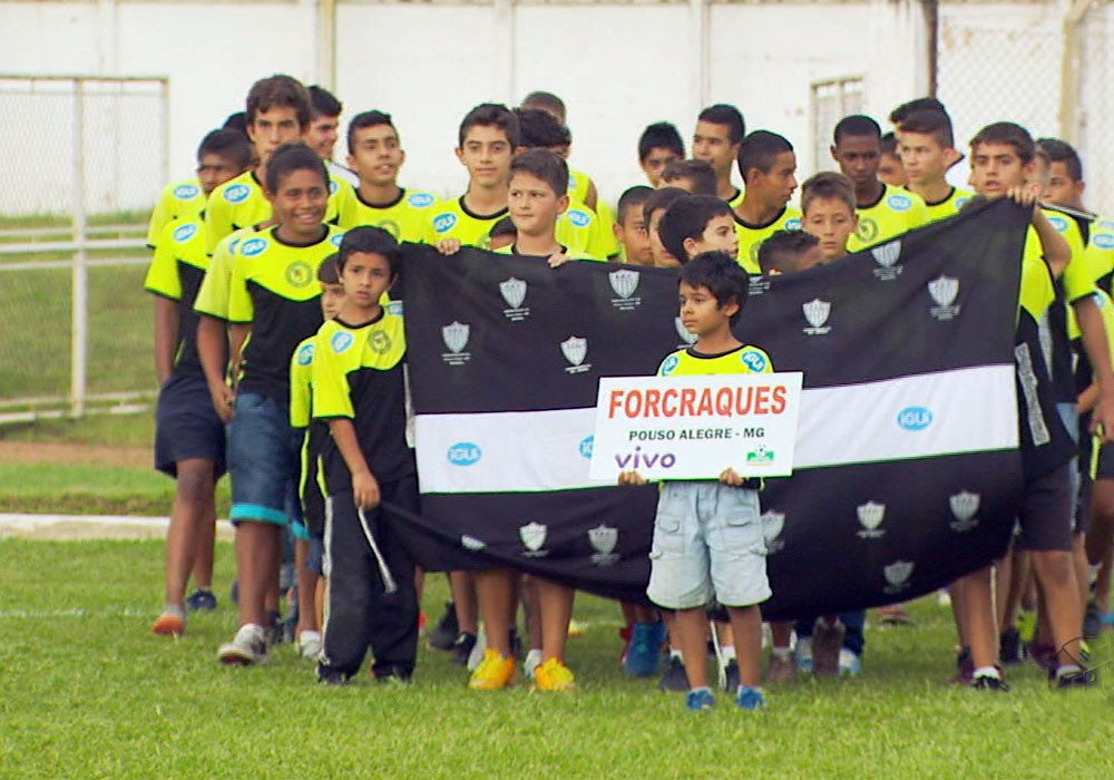 Jovens atletas tentam espaço no futebol nacional na 15ª Brazil Cup - Globo.com