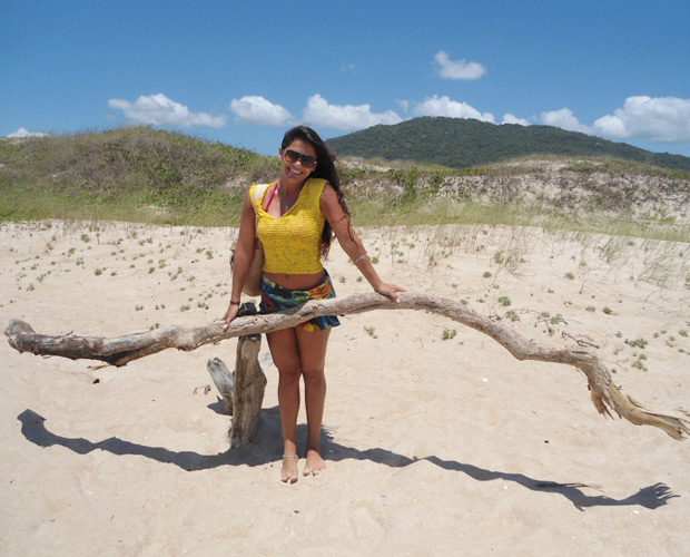 Carol na radical Praia do Campeche (Foto: Divulgação)