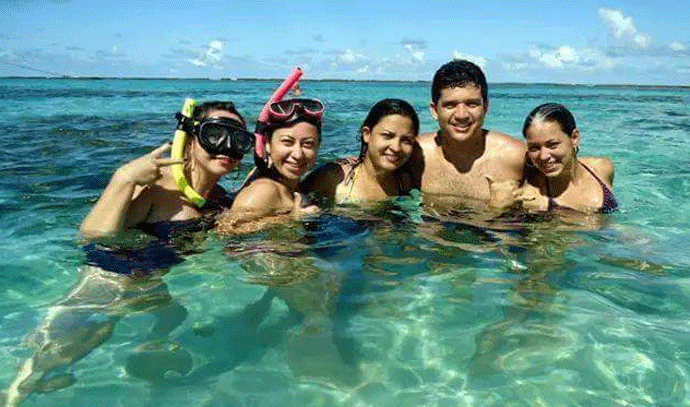 A turma de primos Gracyllene, Lene, Divania, Maykon e Llana fizeram um belo mergulho em Maragogi-AL