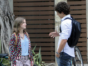 Lúcio diz que vai ajudar Laura a provar que não é mentirosa (Foto: Malhação / TV Globo)