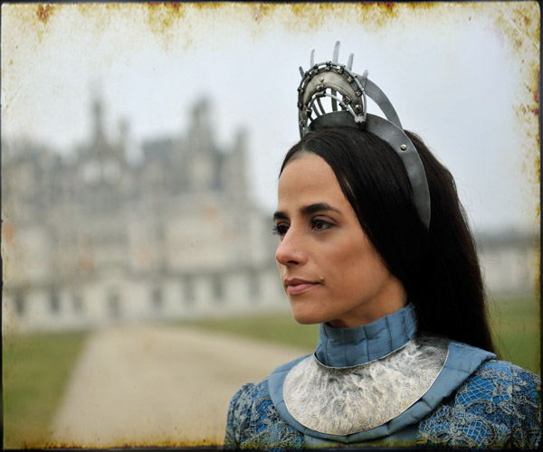 A coroa de Rainha Helena segue o conceito da roupa (Foto: Carmo Dalla Vecchia)