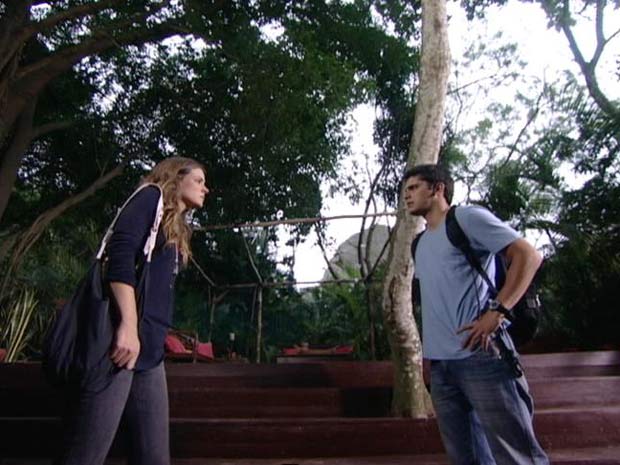 Pedro encontra Raquel (Foto: Malhação / TV Globo)