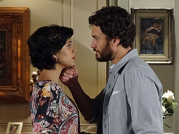 Rodrigo confessa que sentimento por Elisa não o deixa se entregar a Miriam (Foto: Amor Eterno Amor/TV Globo)