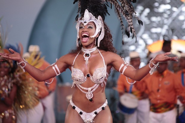 Musa do Carnaval de São Paulo comemora vitória (Foto: Caldeirão do Huck/TV Globo)