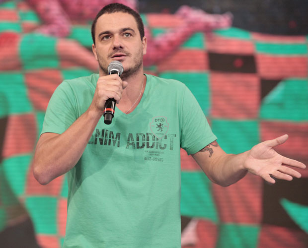 Rafa fala sobre BBB 12 no palco do Domingão (Foto: Domingão do Faustão / TV Globo)