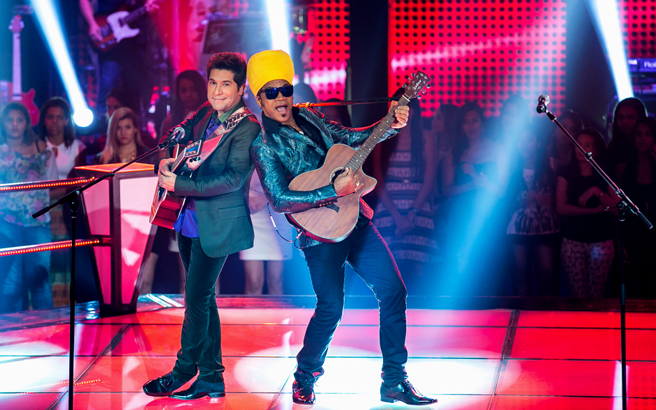 Daniel e Carlinhos Brown sobem ao palco do The Voice Brasil