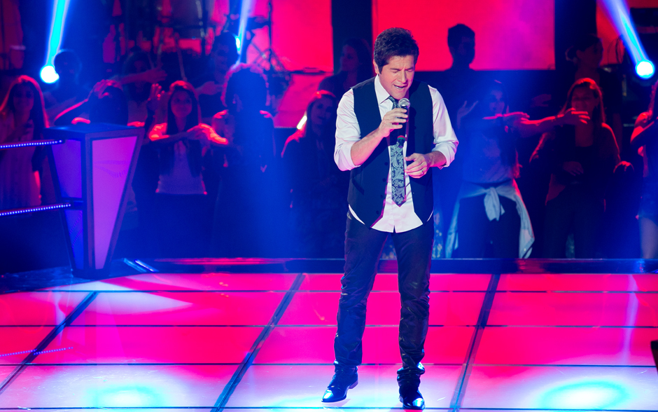 Daniel sobe ao palco do The Voice Brasil 