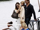 Gêmeos de Brad Pitt e Angelina Jolie entram para a escola