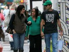 Ricardo Pereira passeia com a mulher grávida no Rio 