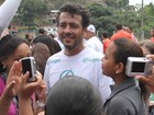 Partida de futebol beneficente reúne famosos no Rio
