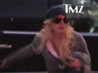 Vídeo: Lindsay Lohan chega para seu turno de trabalho em necrotério