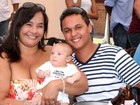 Solange Couto leva o filho de dois meses a festa de Zeca Pagodinho