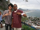 Fiuk grava clipe em favela carioca com Jorge Ben Jor