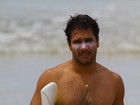Rafael Calomeni surfa na Costa Rica
