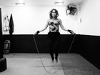 Maira Charken, de 'Malhação', mostra seu treino de boxe para o EGO