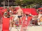 Diego Hypolito curte praia no Rio