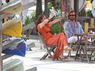 Wolf Maya grava cenas de 'Fina Estampa' em praia carioca